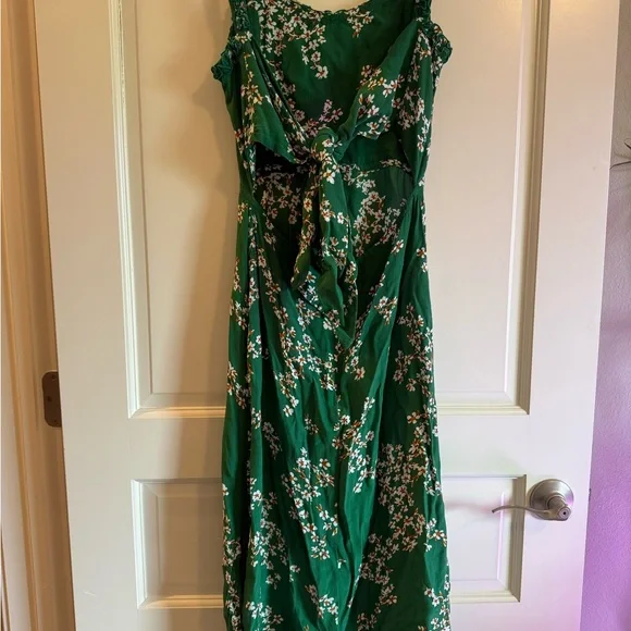 Floral Green Midi Dress - Picture 2 of 3